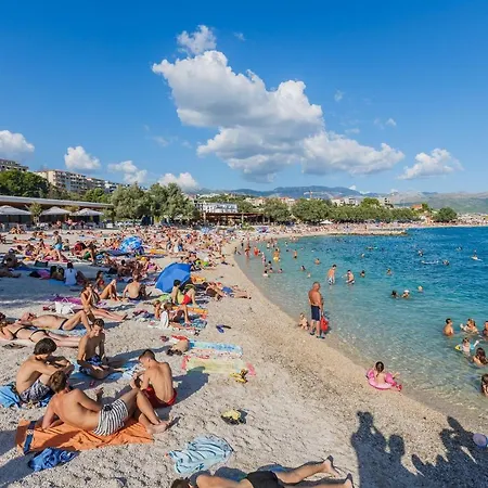 With Wifi - 12857 Apartment Split